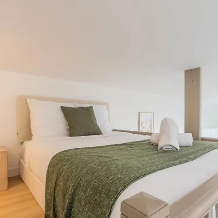 Spacious And Bright In The Center. Apartament