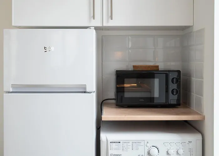 Spacious And Bright In The Center.