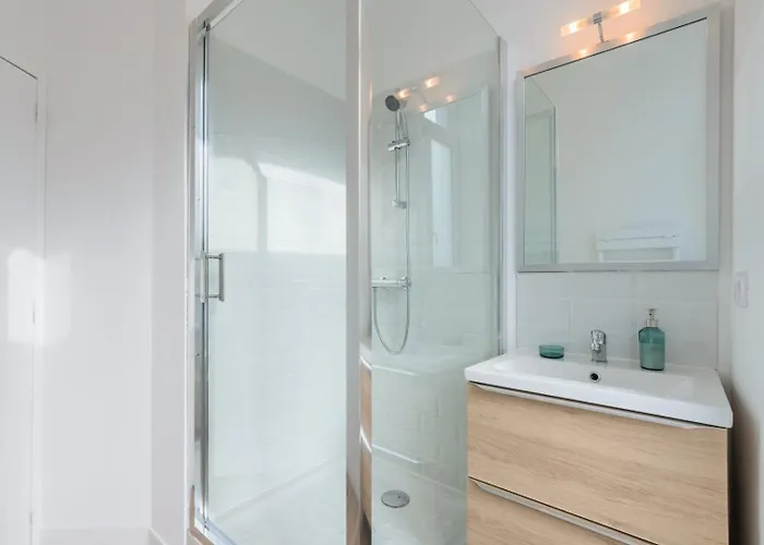 Spacious And Bright In The Center. Appartamento *